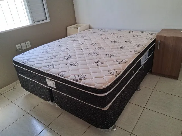 Cama box com colchão de molas
