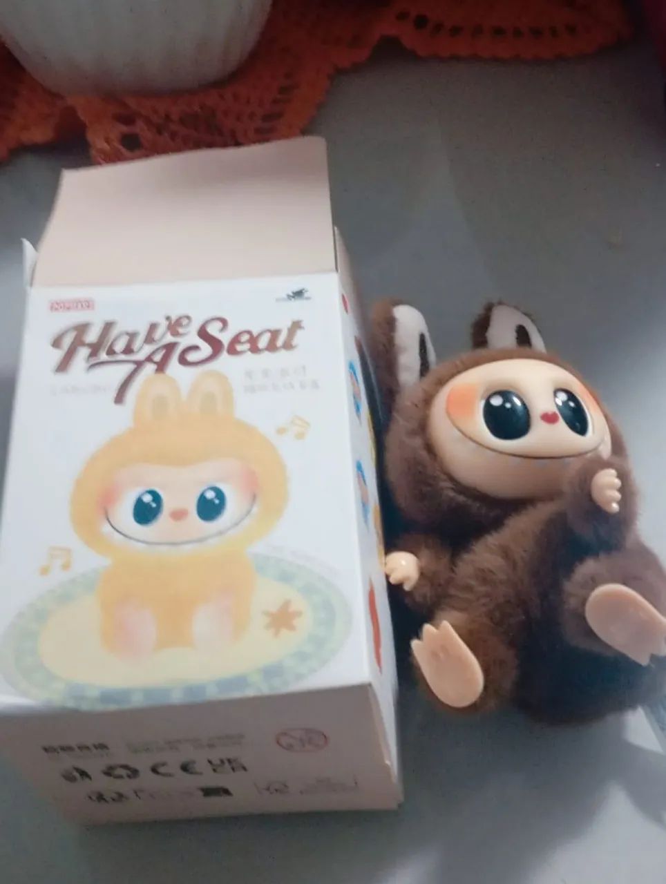Labubu Have A Seat - Colecionável - Brinquedos e Jogos - Centro de