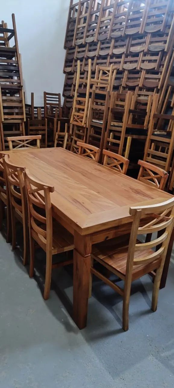 Mesa com 8 cadeiras 2x90 $ 3.599,00 nova e a pronta entrega