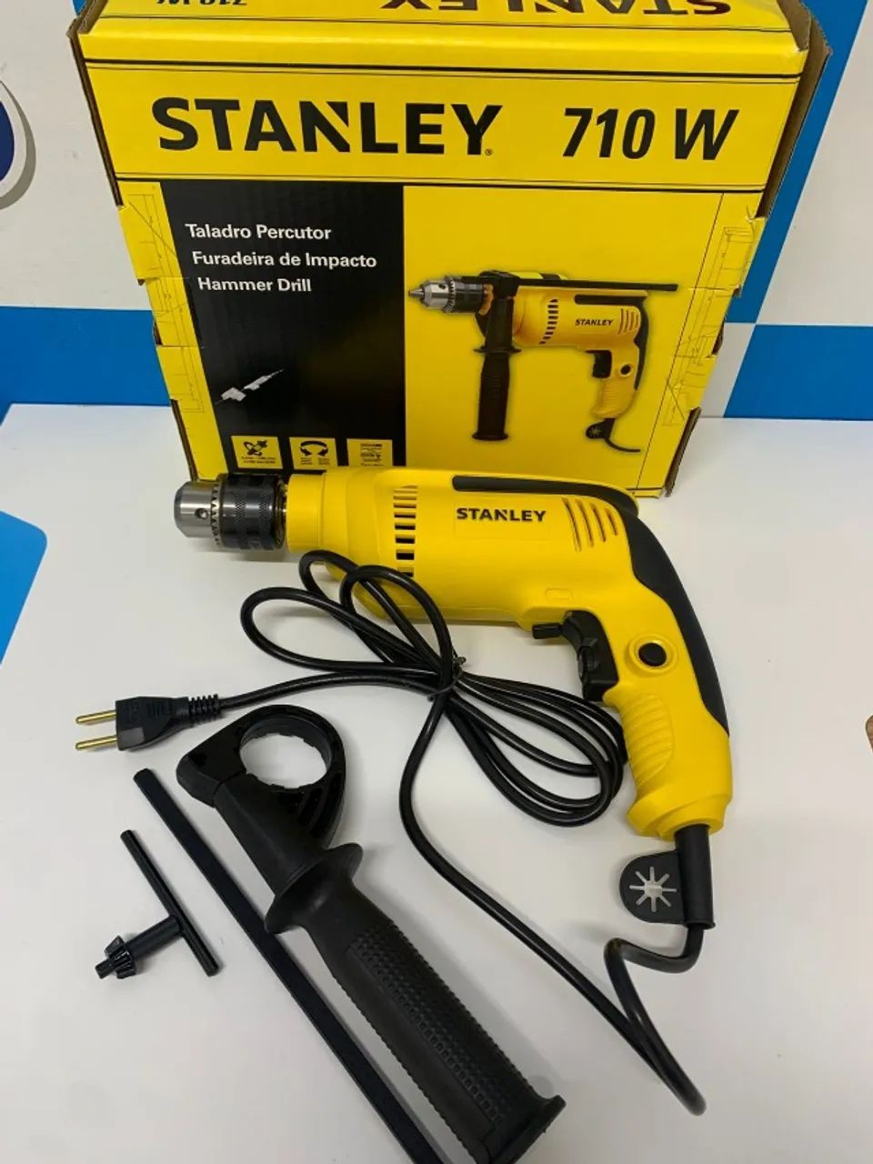 Furadeira de Impacto 1/2" Stanley 710W 127V