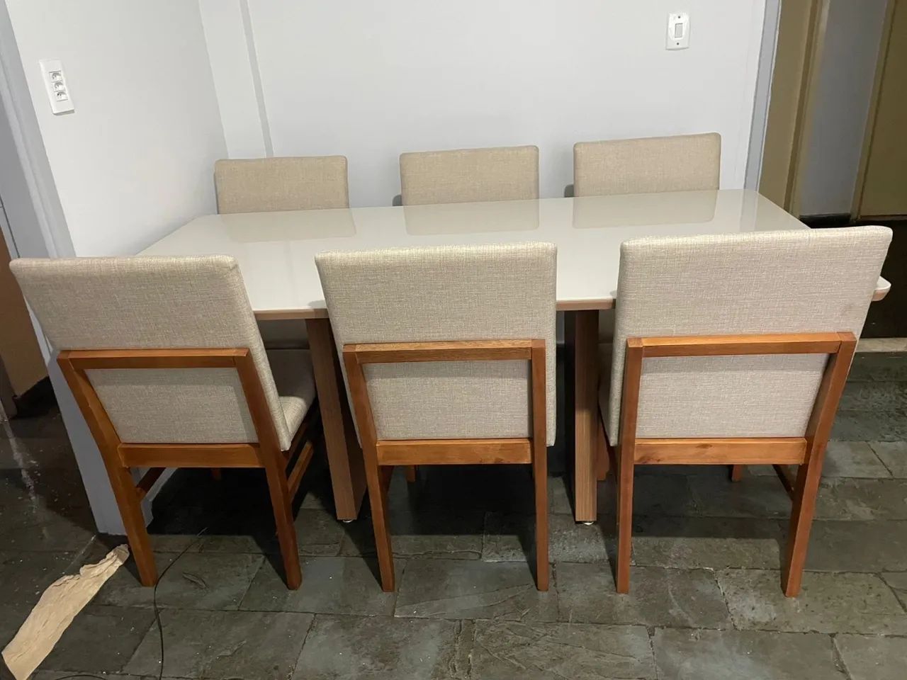 Mesa de Jantar com 6 Cadeiras toda de madeira 
