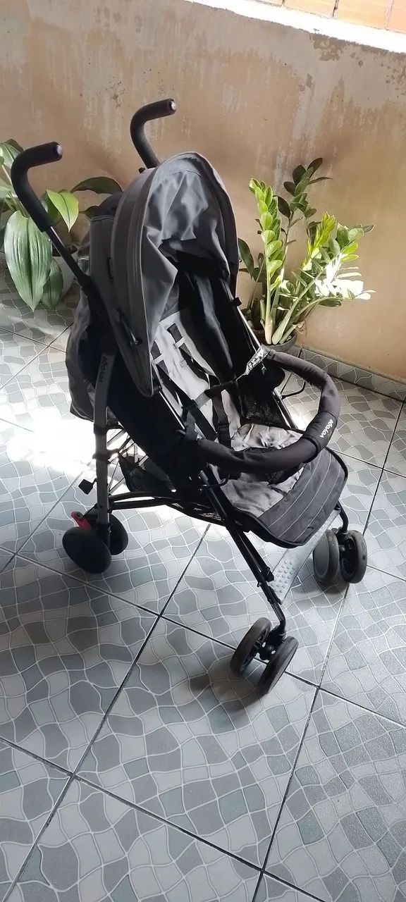 Carrinho de bebê seminovo