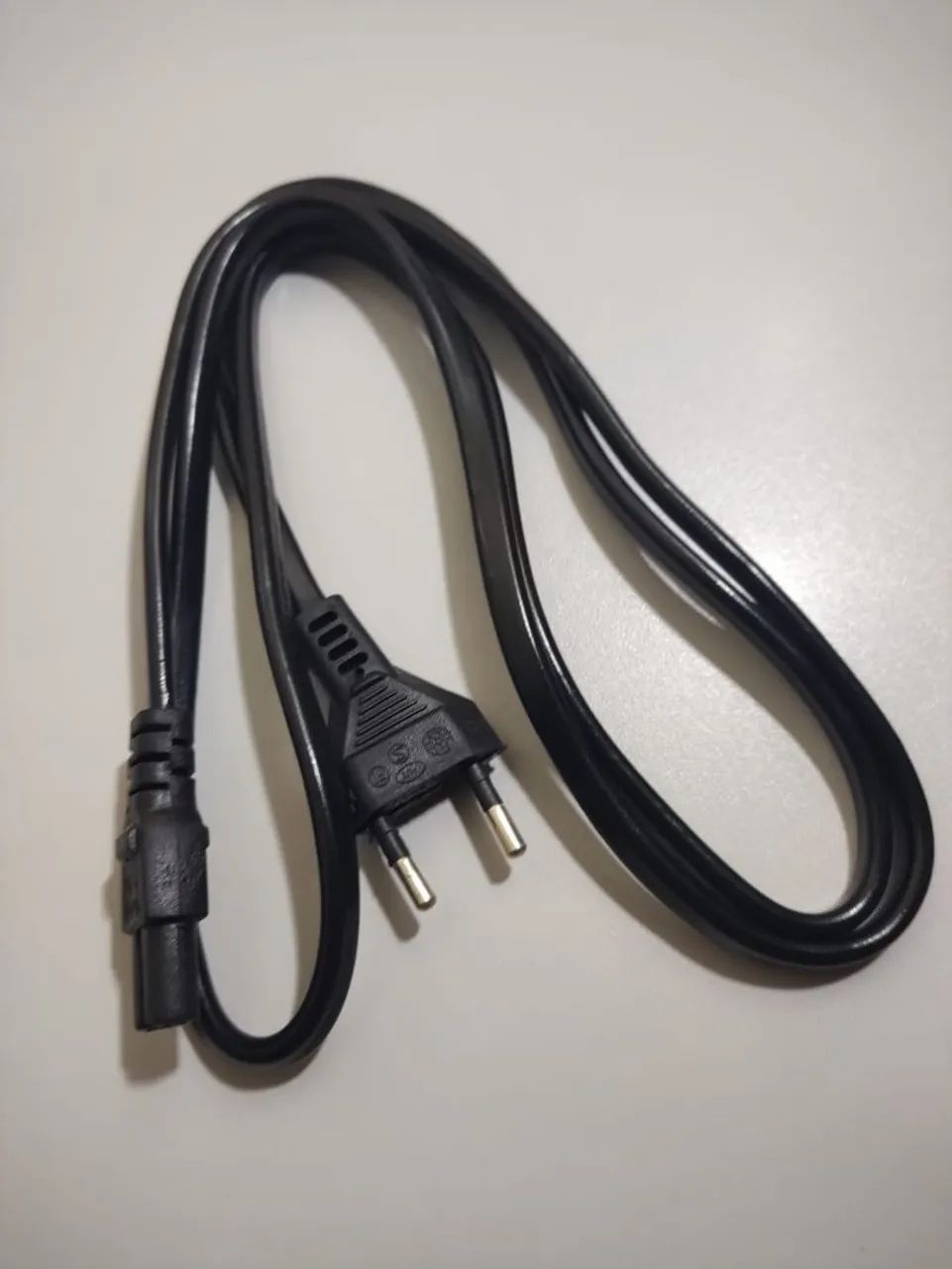 Vendo cabo de tomada de eletrônicos, modelo DYX-037