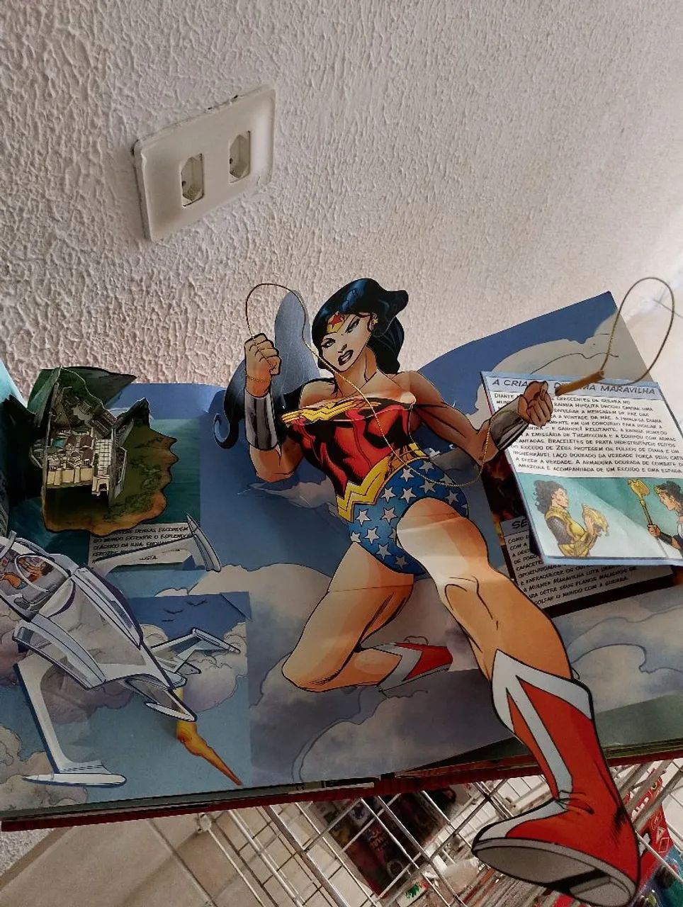 DC Super Heróis - O Poderoso Livro Pop-Up - Foto 4
