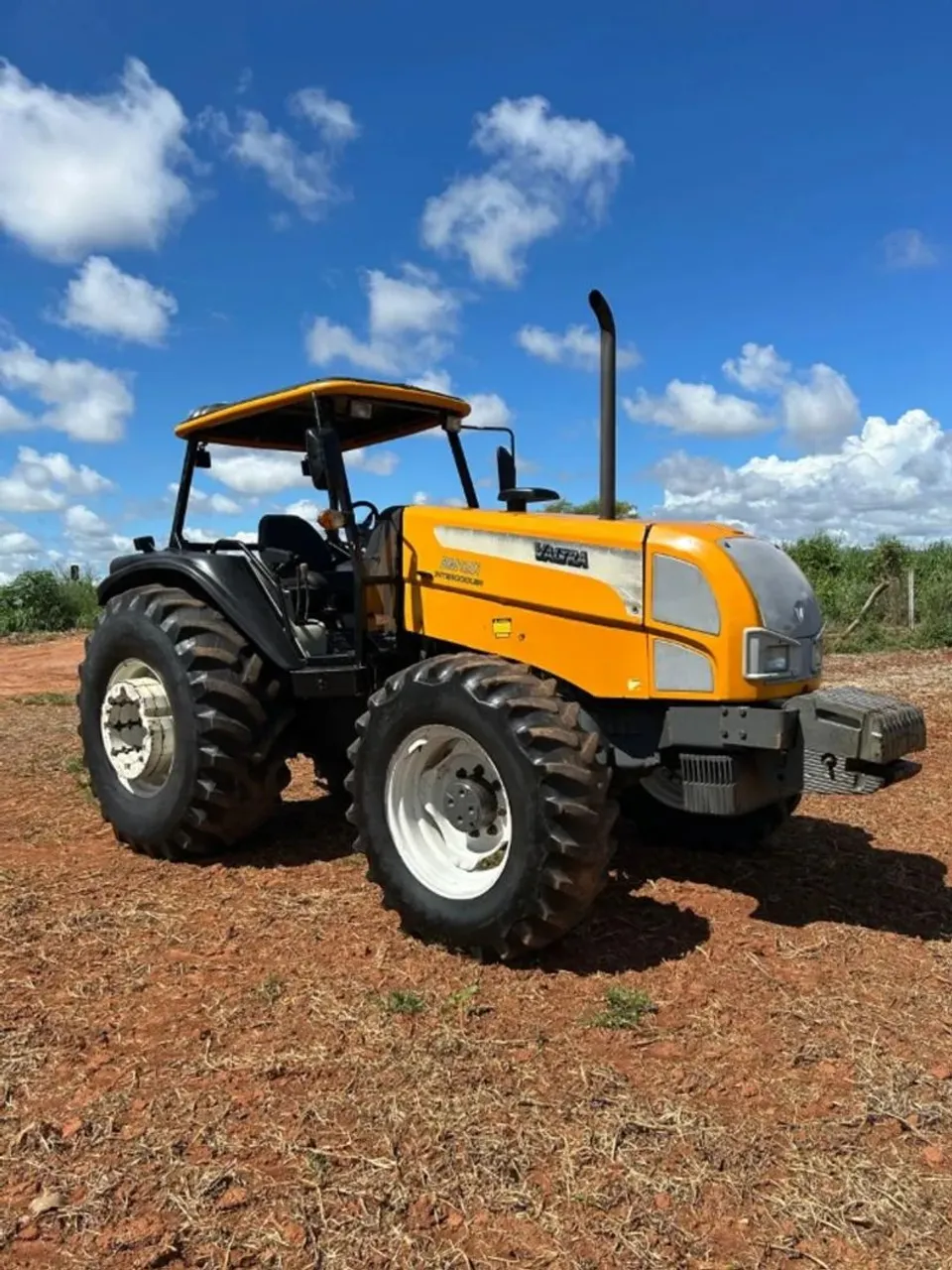 Trator Valtra BM 125i Ano 2012