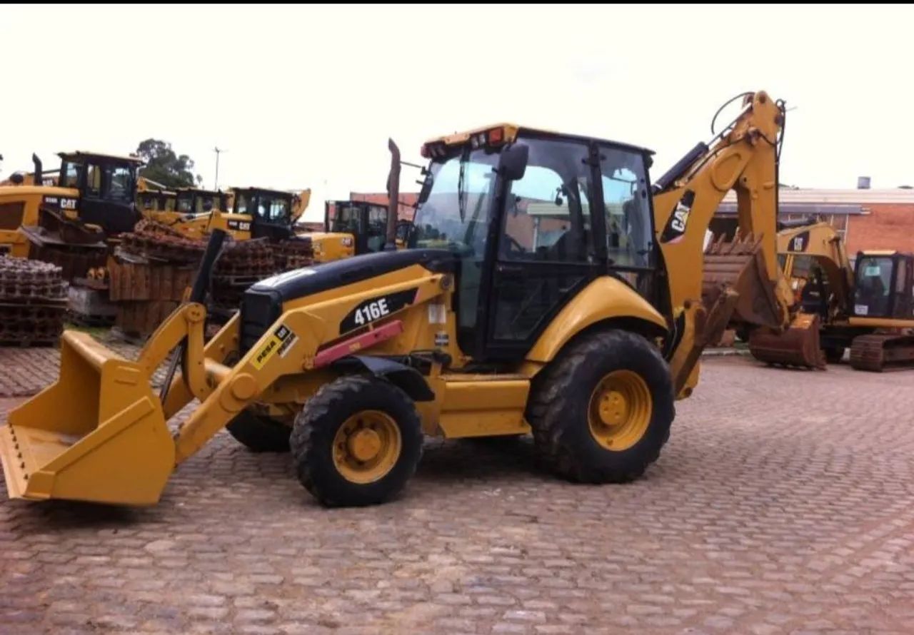 Retroescavadeira Caterpillar 416E - Foto 2