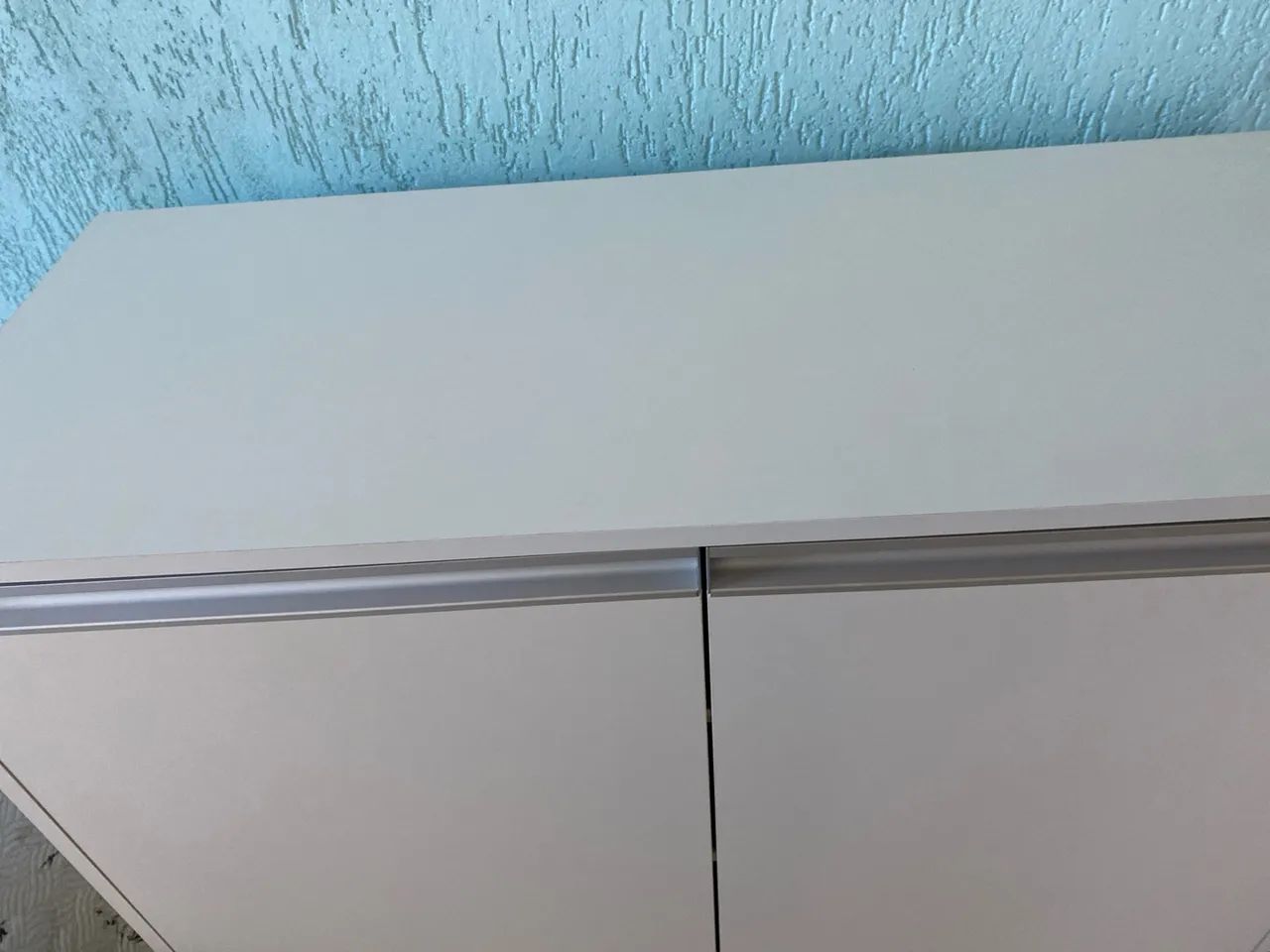 Armário branco  Em MDF 2 portas , com rodinhas - Foto 2