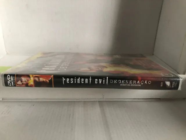 Resident evil degeneração DVD  - Foto 3
