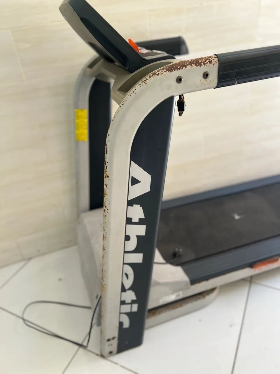 Esteira elétrica athletic 750 EE revisada   , lona nova , funcionando perfeitamente  - Foto 5