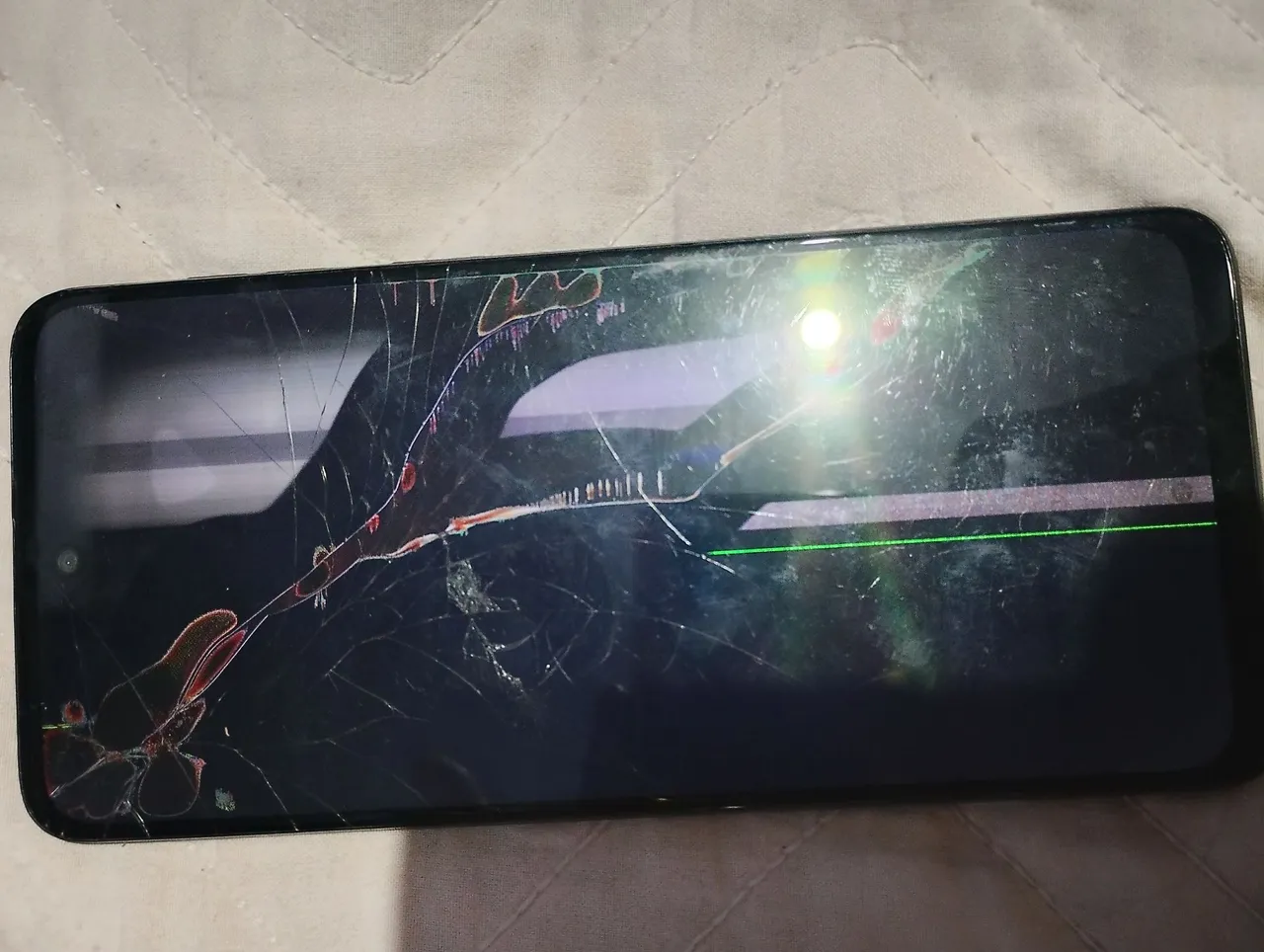 Vendo um MotoG 54 com a tela quebrada