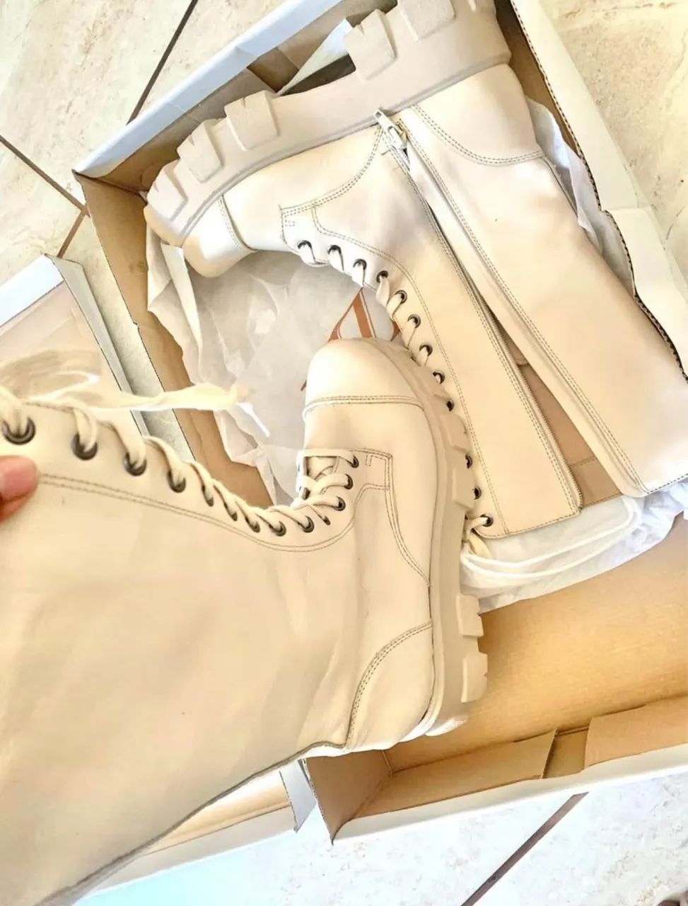 Coturno off white 37 em couro 