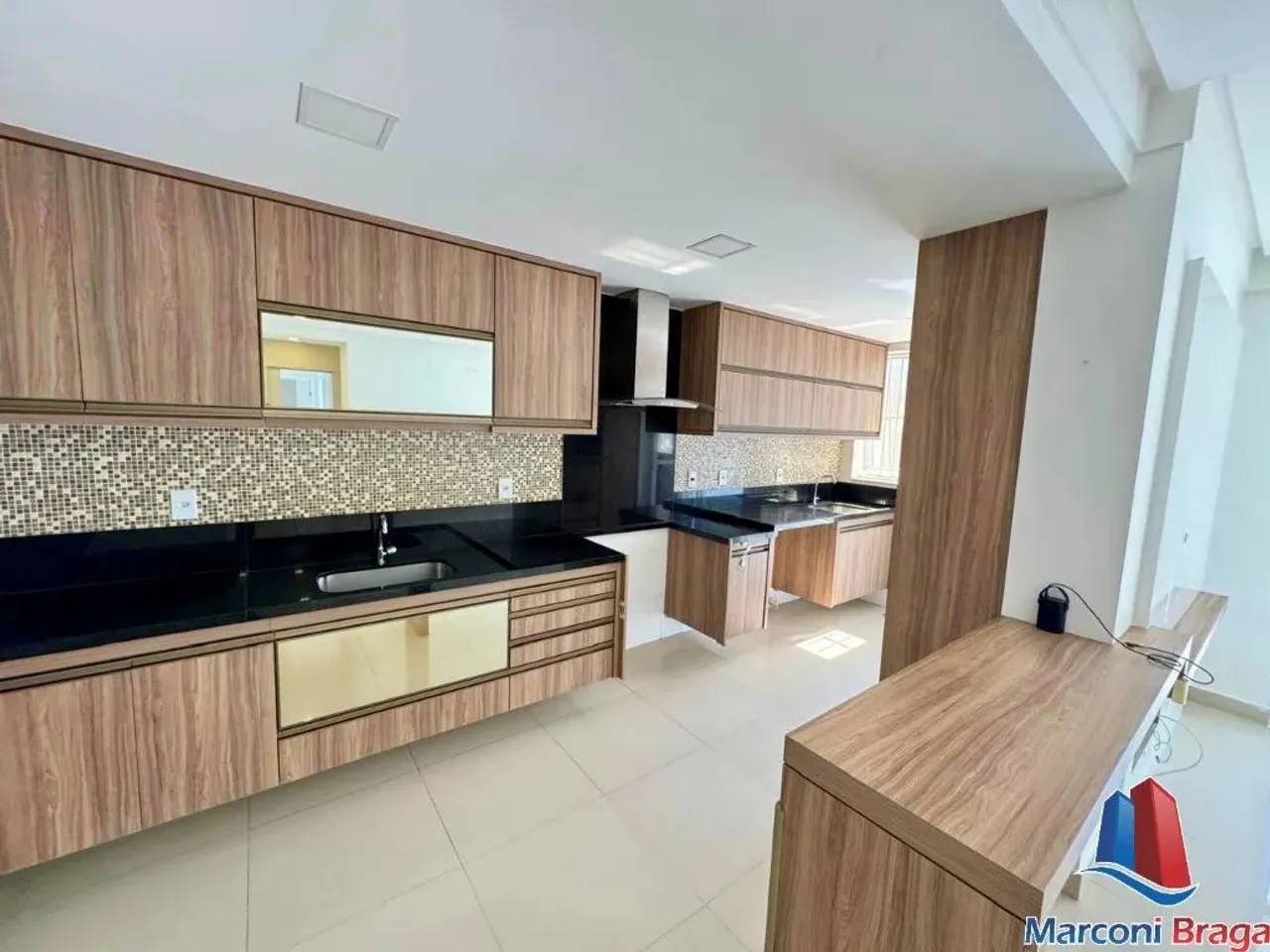 Apartamento à venda em Guarapari-ES, Muquiçaba: 3 quartos, 1 suíte, 2 banheiros, 1 vaga, 9