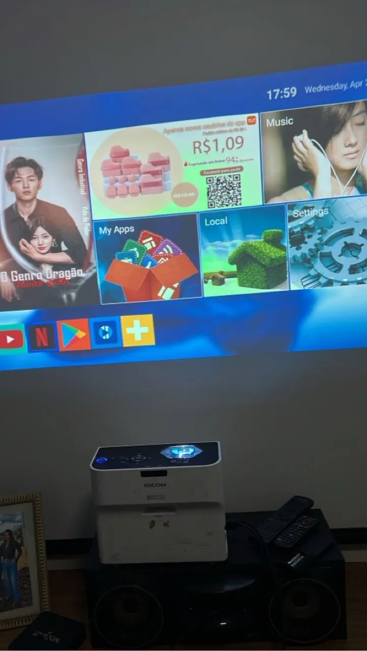 Projetor Ricoh em Ótimo Estado full hd 