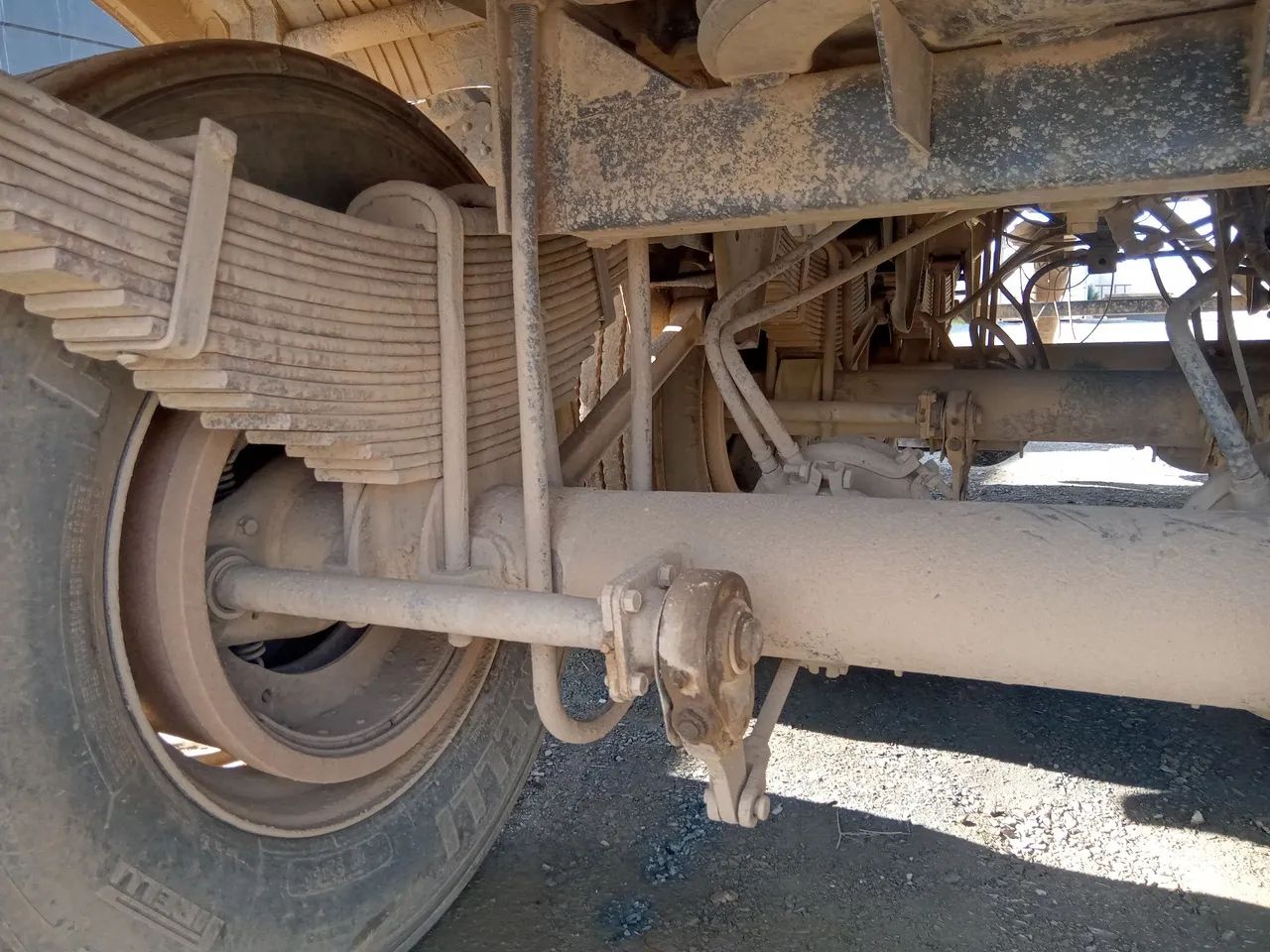 Carreta basculante 3 eixos  - Foto 14