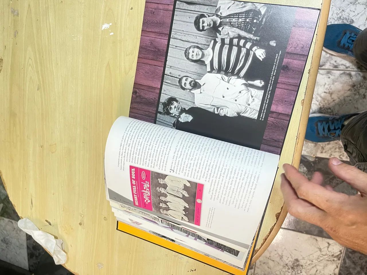 Livro Eric Clapton A História Ilustrada definitiva - Foto 3