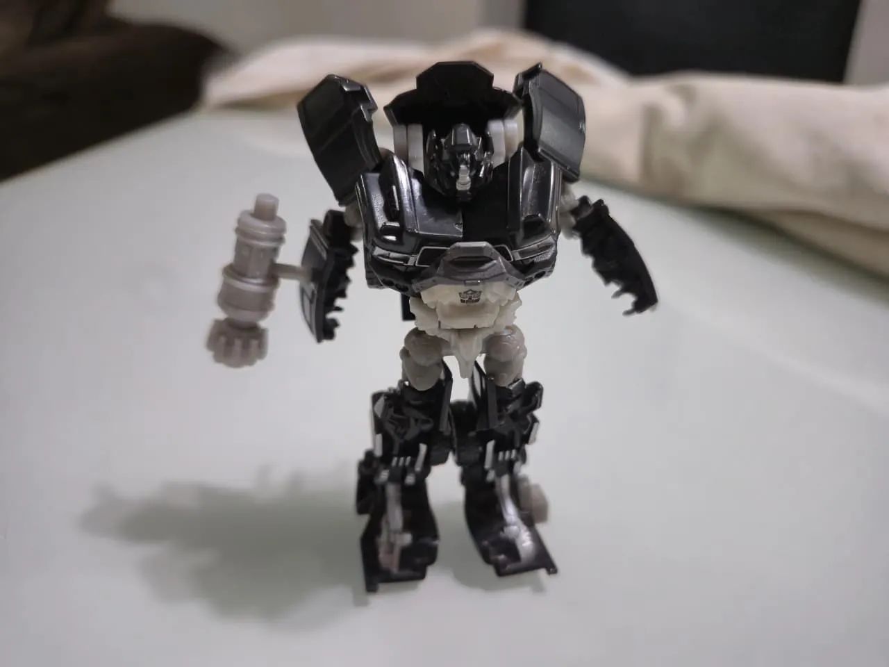 Transformers Ironhide DOTM - Foto 4