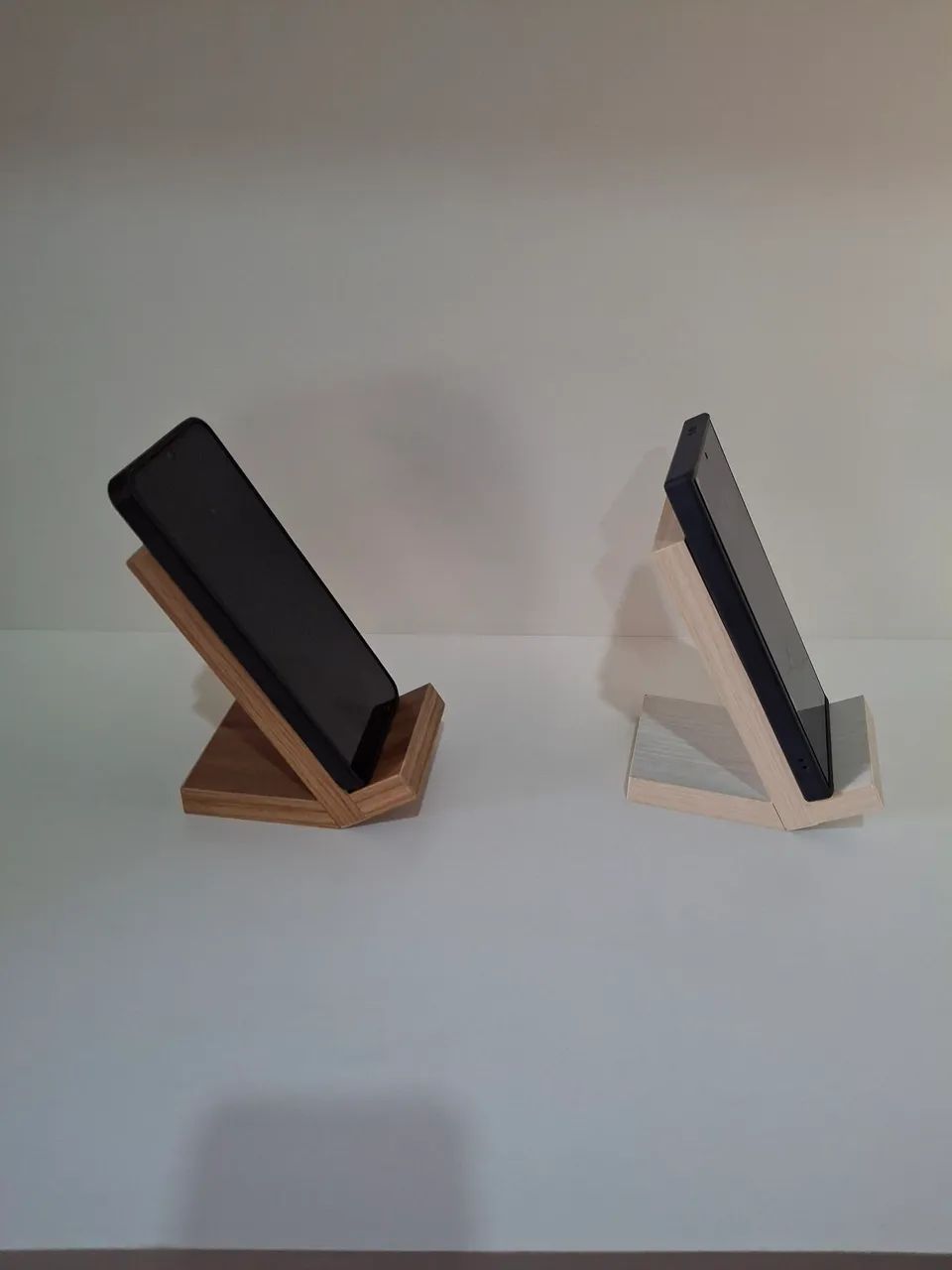 Suporte de Mesa para Celular em MDF  - Foto 5