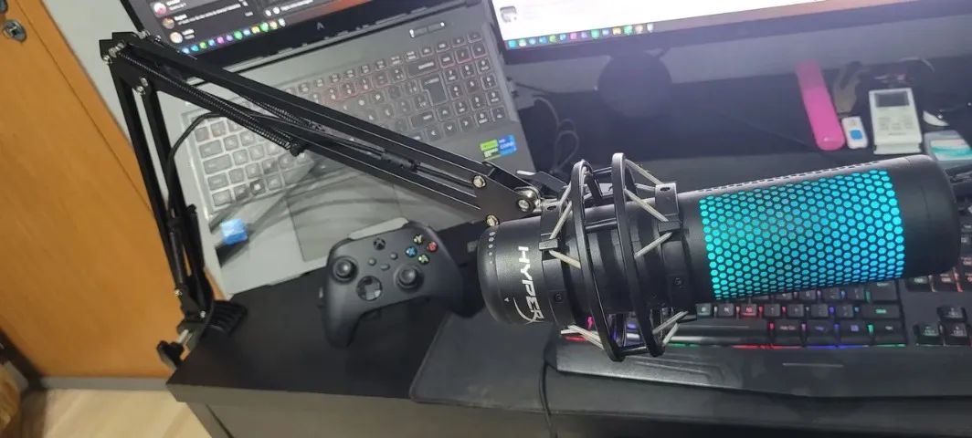 HyperX QuadCast S RGB + Braço Articulado - Foto 3