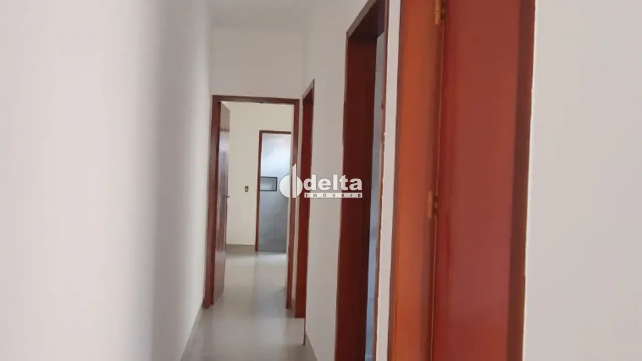 Casa com 3 quarto sendo 1 suíte disponível para Venda no bairro Jardim Brasília em Uberlân - Foto 9