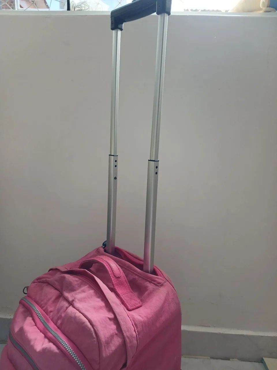 Mochila com Rodinhas Kipling - Foto 3