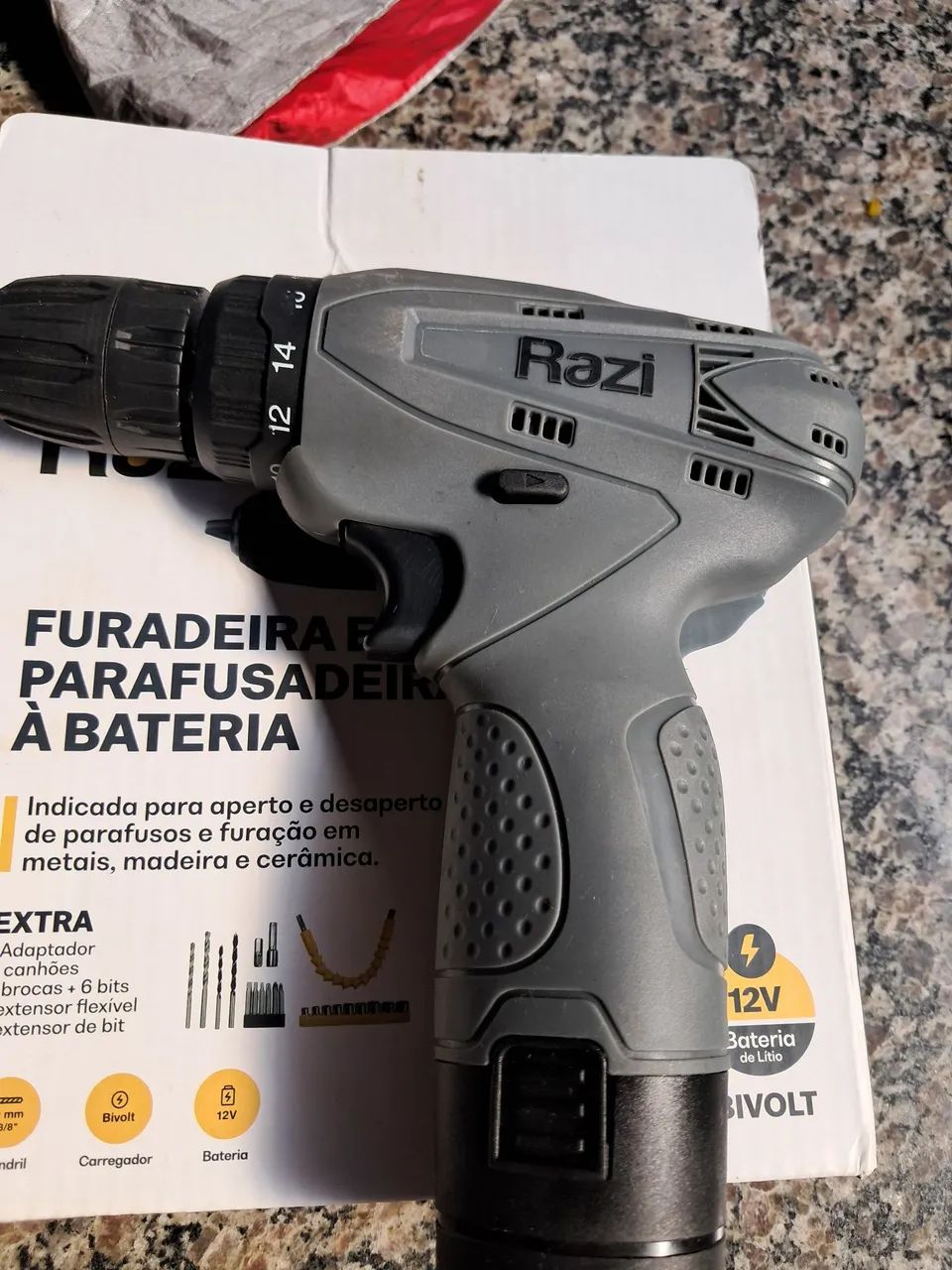 Parafusadeira razi semi nova