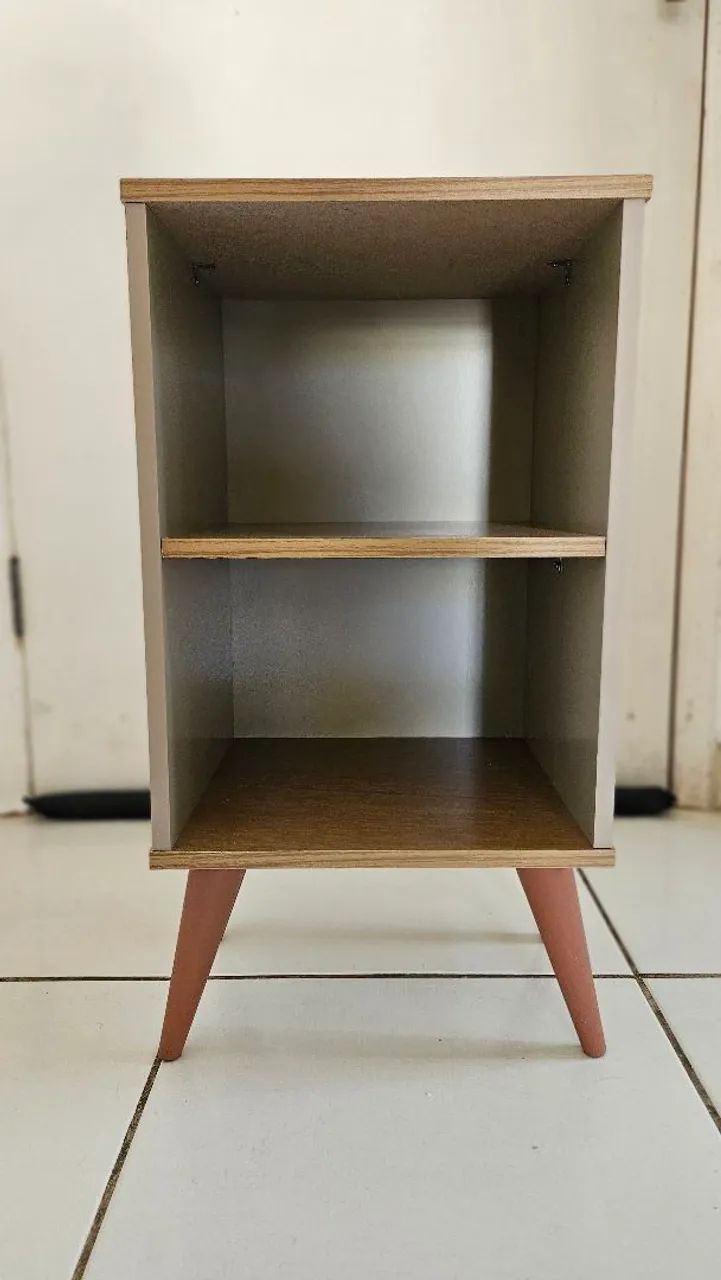 Mesinha Lateral Decorativa Cabeceira Cama Compacta