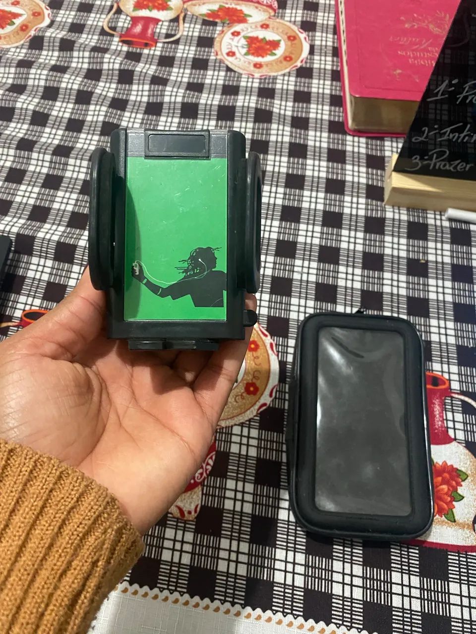Suporte de celular e capa protetora - Foto 2