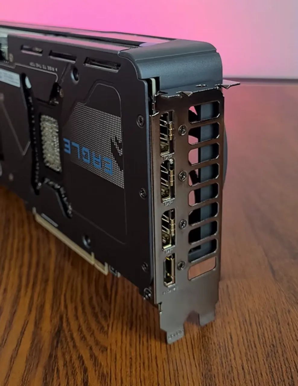 PLACA DE VIDEO RTX 5070 TRIPLE FAN EAGLE OC - Foto 3