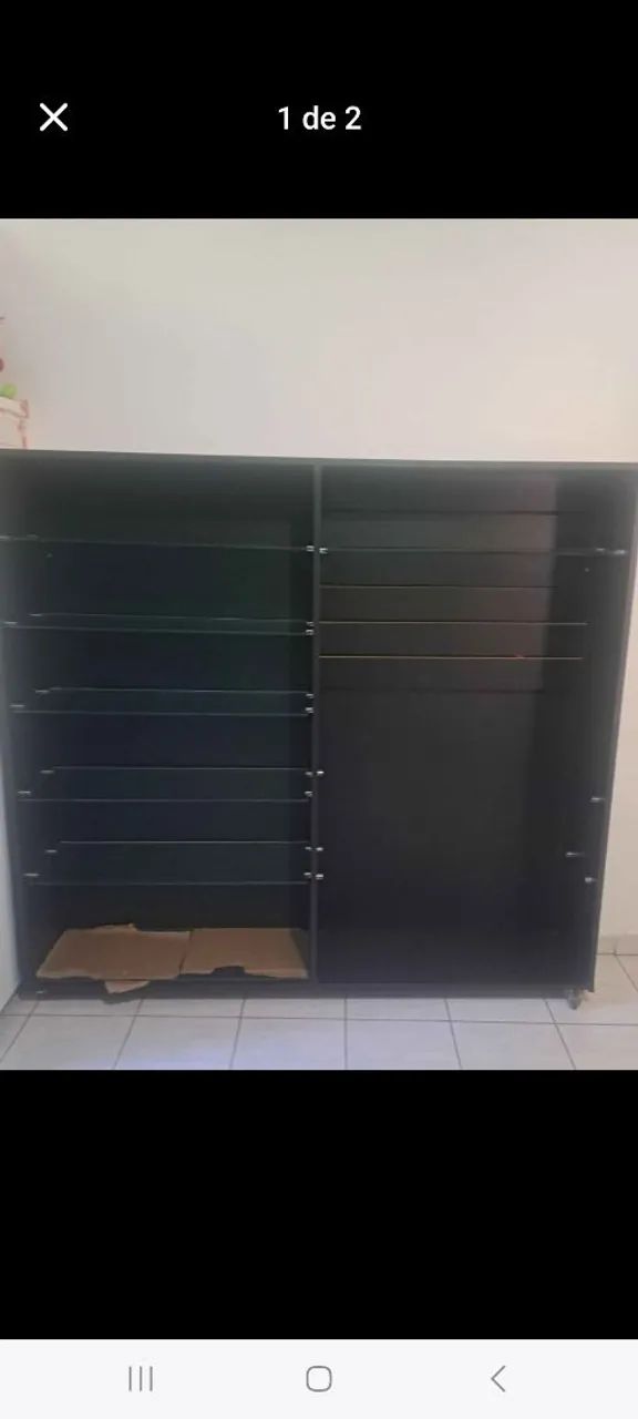 Prateleira com ganchos