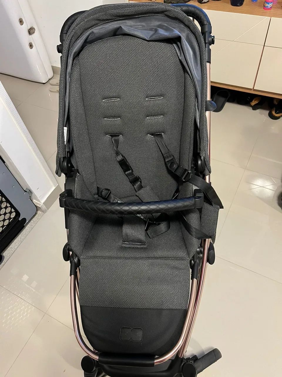 Carrinho de bebê luxo impecável  - Foto 3