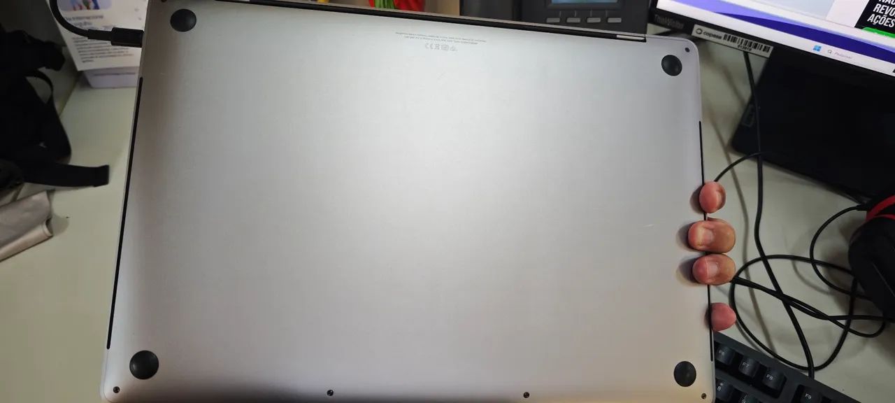 MACBOOK PRO 16' 2019 EXCELENTE ESTADO - Foto 3