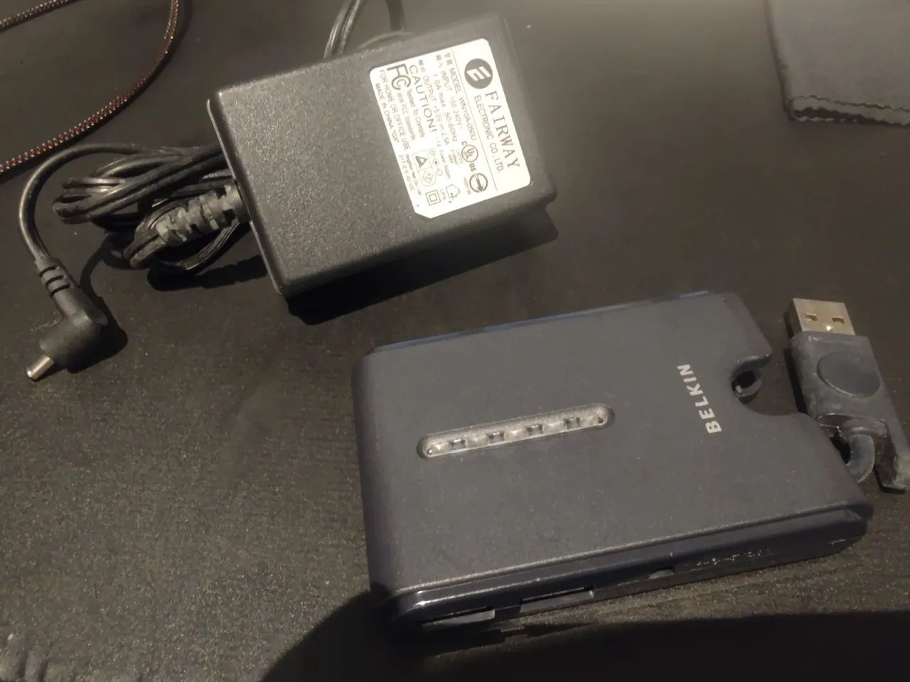 Hub usb Belkin com 4 portas e fontes para periféricos de carga maior - Foto 2