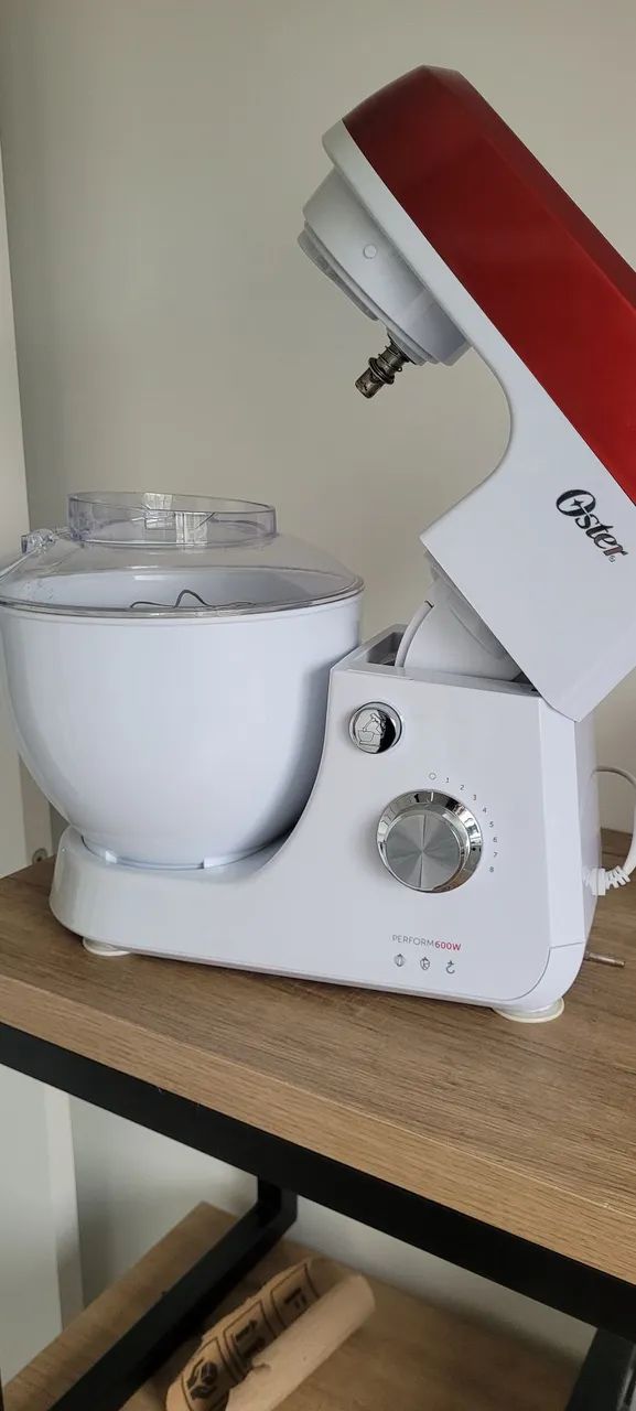 Batedeira  de Bolo Oster 127w bem conservadada - Foto 5