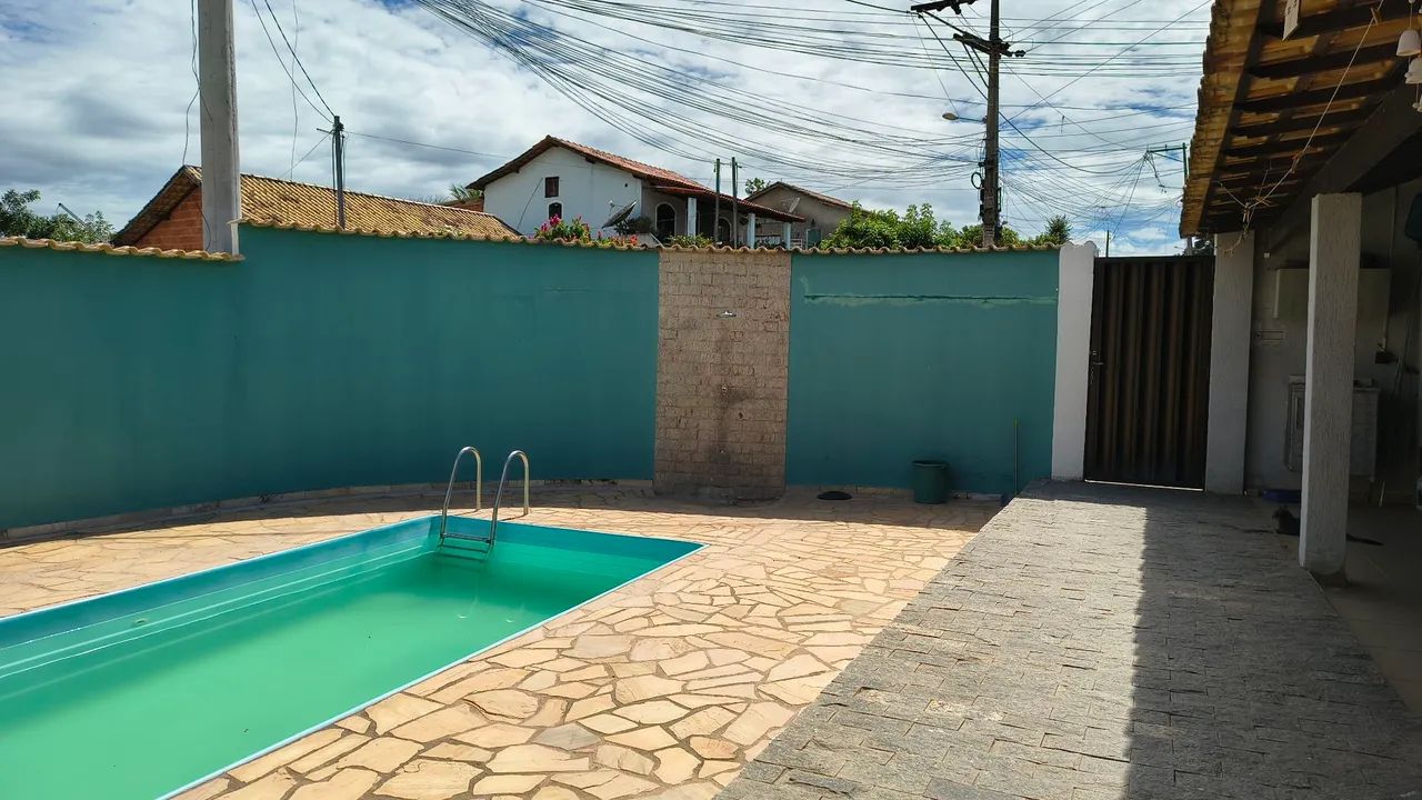 Amparo imóveis -vende casa 3 quartos sendo 1 suíte área gourmet e piscina-Araruama