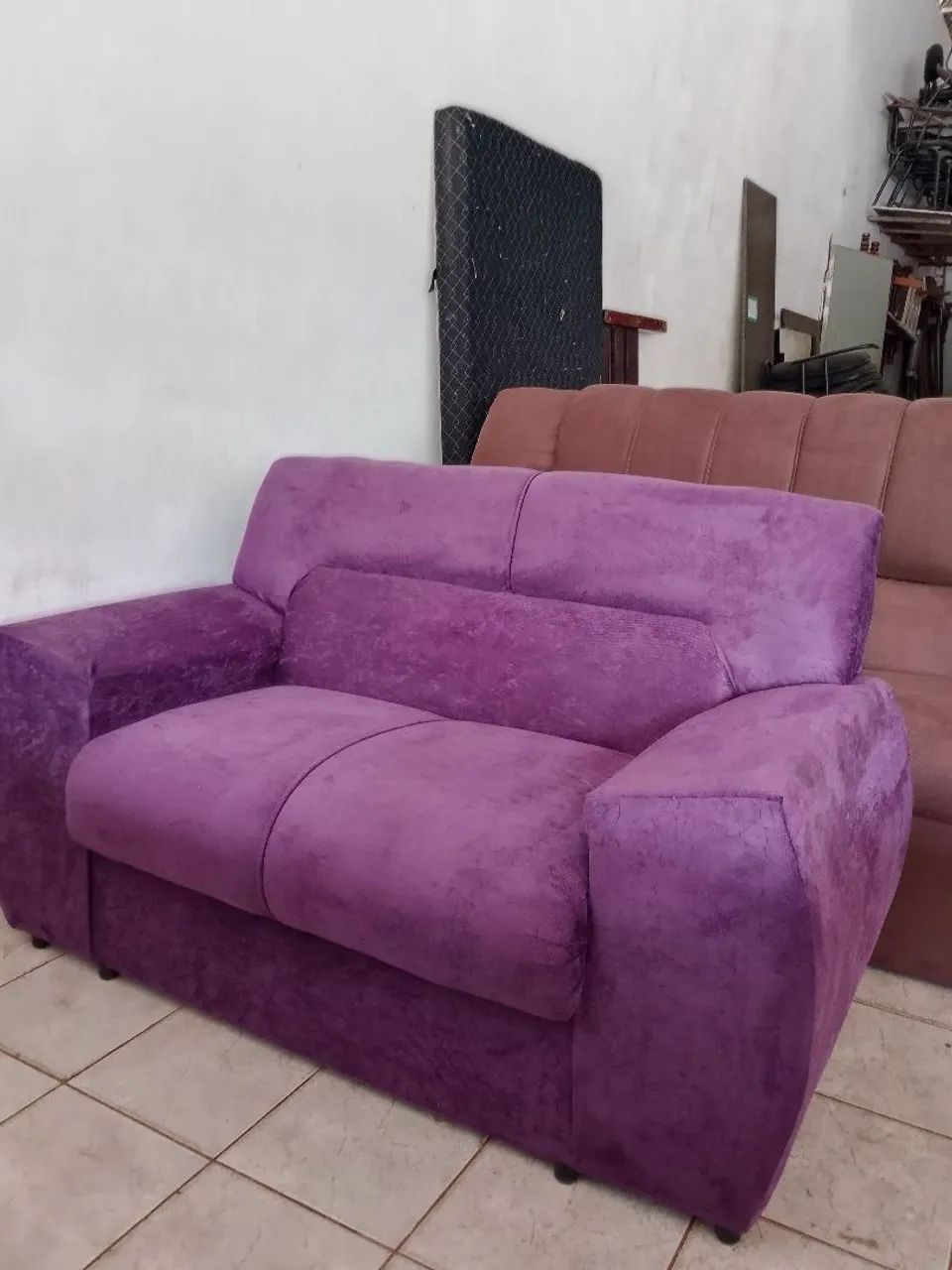 SOFÁ ROXO 2 LUGARES- REFORMADO - Foto 2