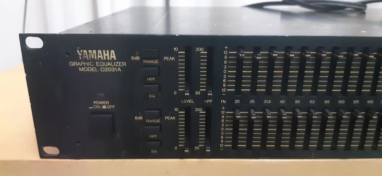 Equalizador Gráfico Yamaha Q2031A - Equipamentos e Acessórios de