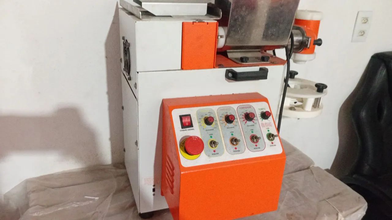 Quero vender uma máquina de salgado 