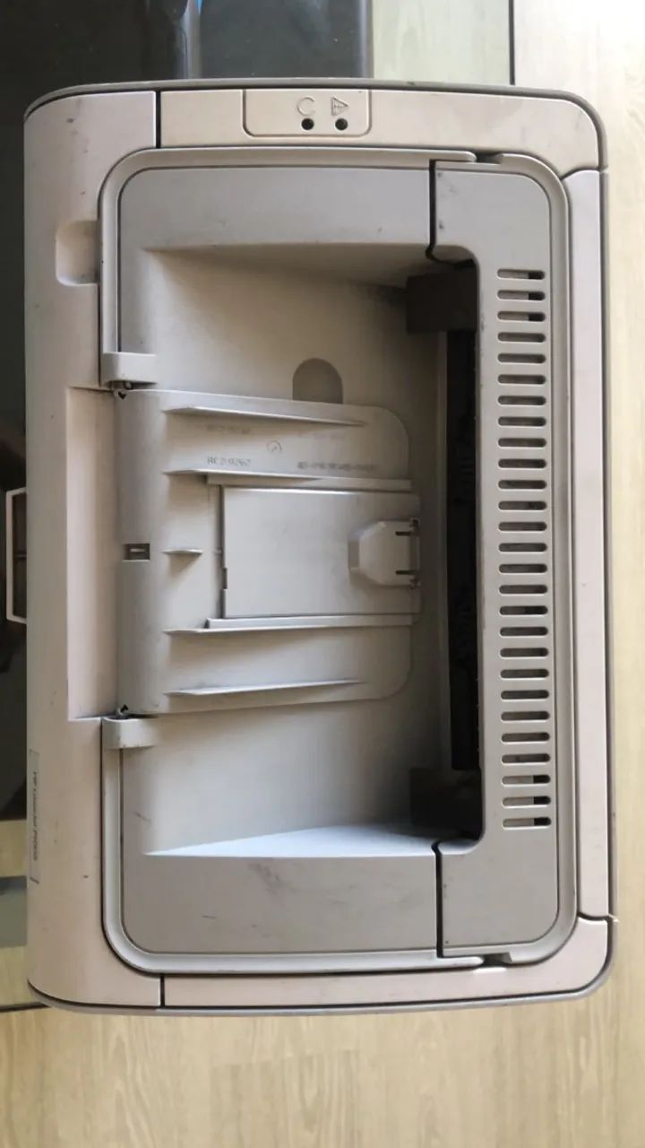 Impressora HP LaserJet P1005 USB - Foto 3