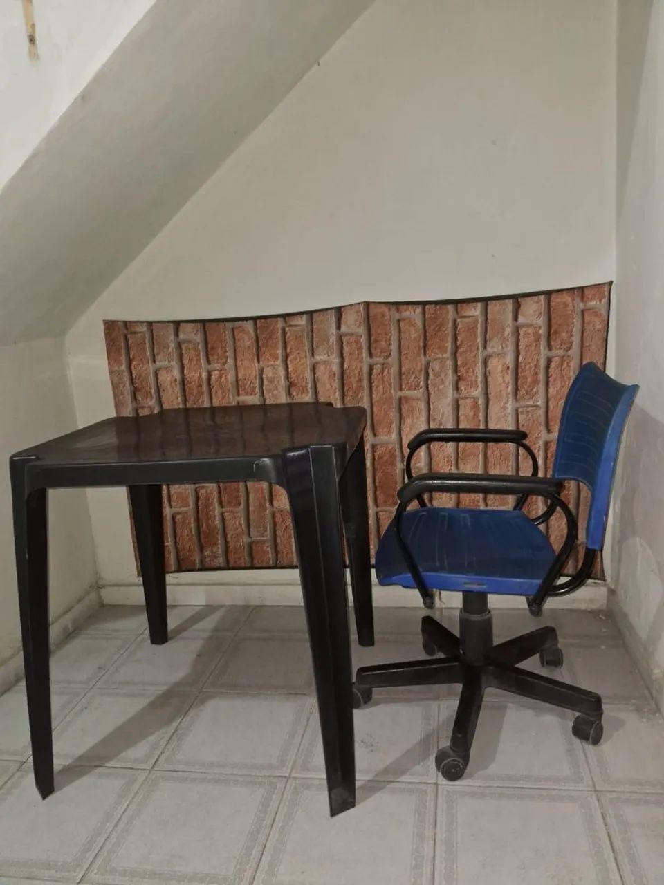 Mesa e cadeira de escritório - Foto 2