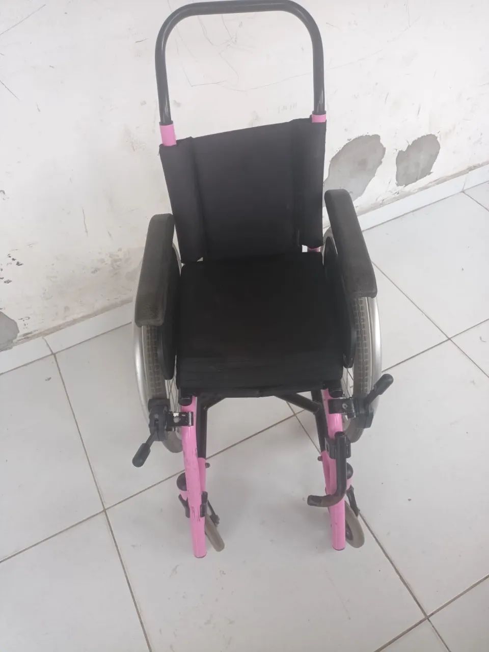 Cadeira de roda pediátrica  