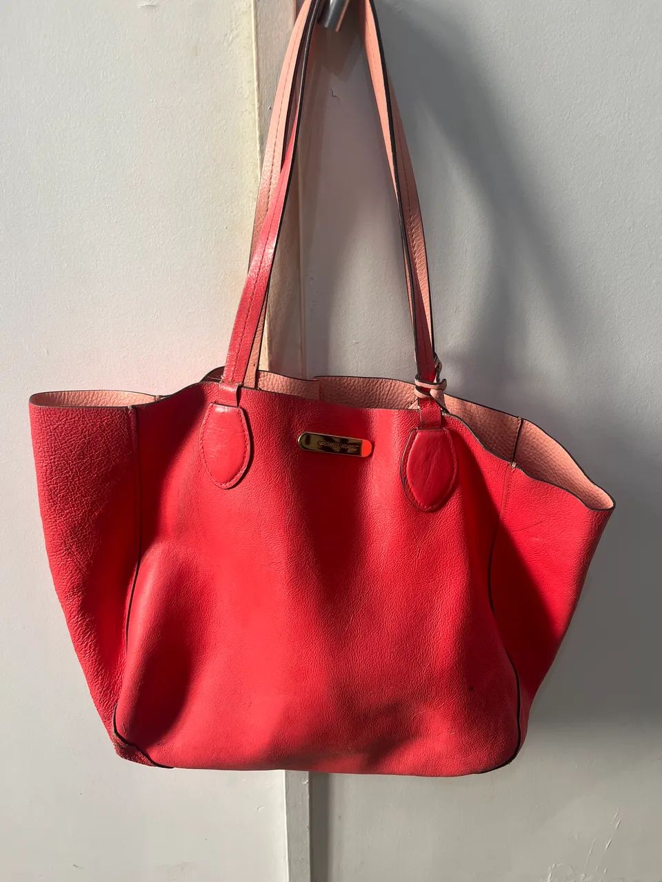 Bolsa MK em couro reversível - Foto 2
