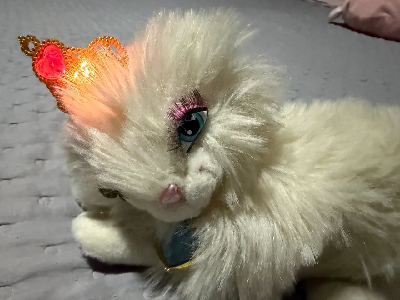 Gata Serafina de pelúcia a Princesa e a Plebeia 