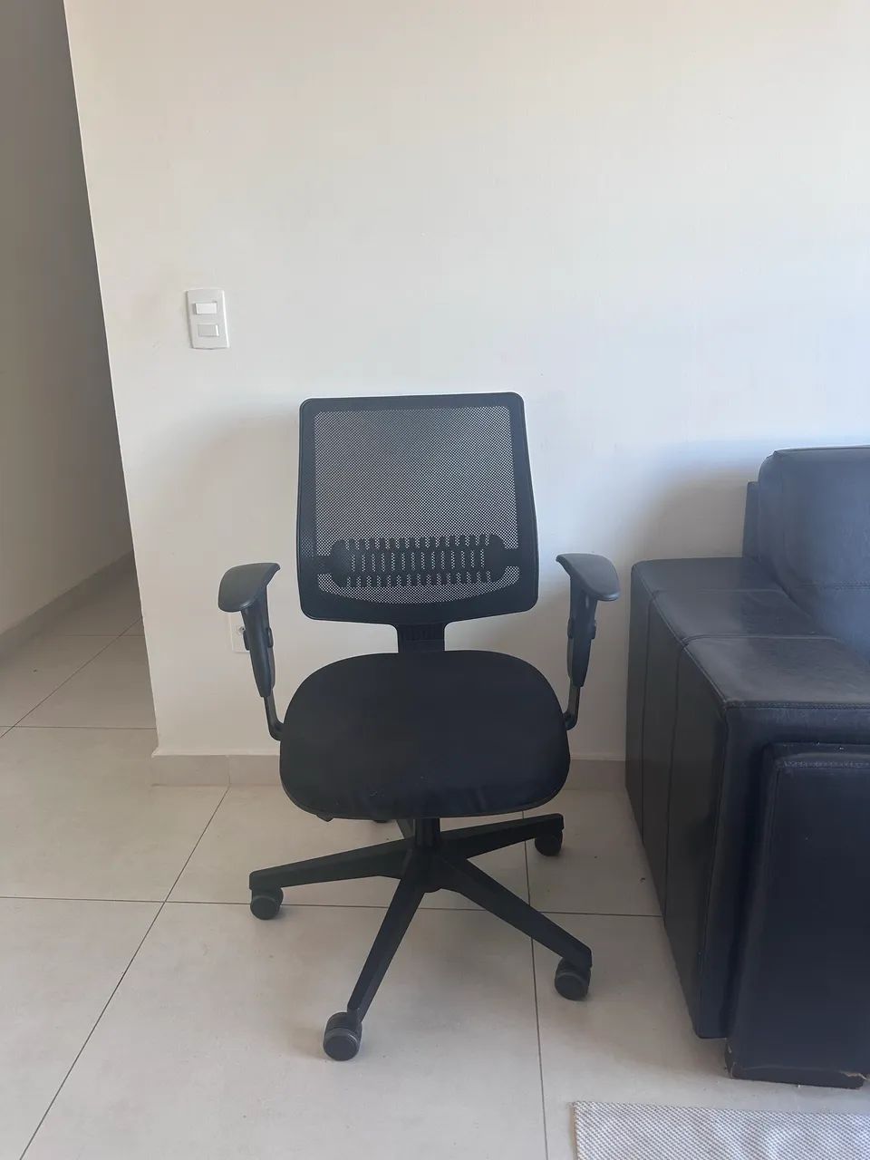 Cadeira de Escritório Flexform Uni All Black (preço original: 1.030,50) - Foto 3