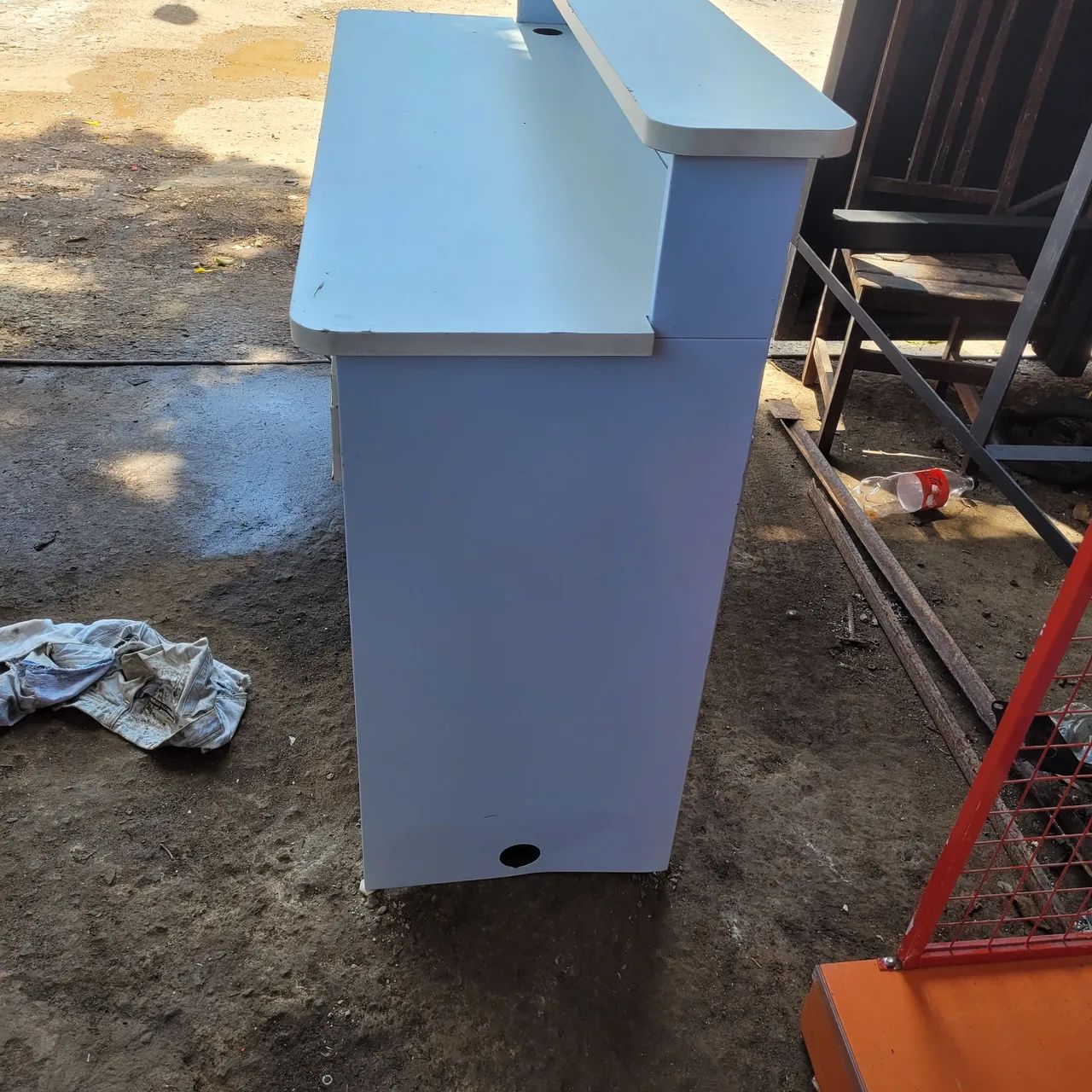 Vende se um balcão para comércio,  recepção farmácia lojas ,em a ço larg 1.55 altura  1.10 - Foto 4