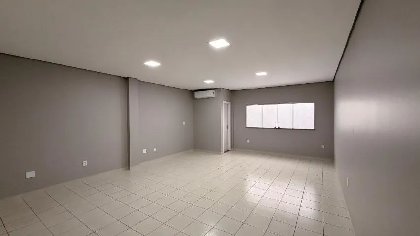 PRÉDIO COMERCIAL NO BAIRRO PRAÇA 14 EM MANAUS, COM 10 SALAS, NOVINHO - Foto 2