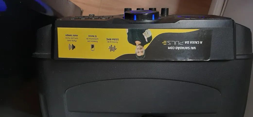 Caixa de Som Pulse, semi nova,alto falante 12 polegadas