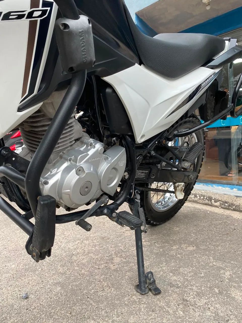 Bros 160
