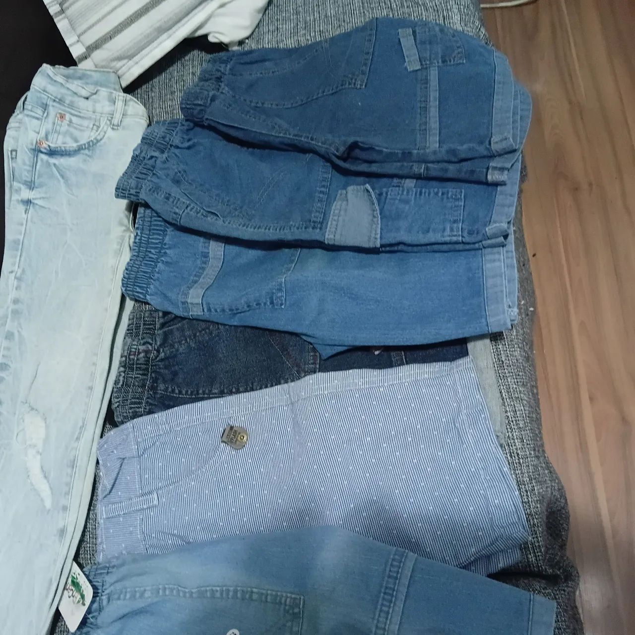 Bermudas e calça jeans novas - Foto 4