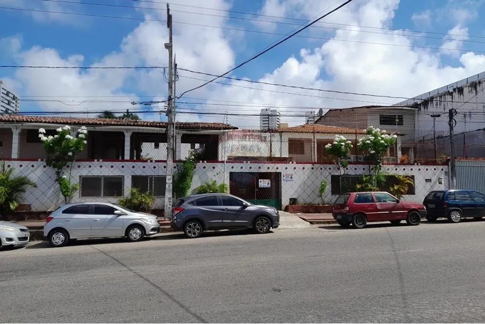 IMPERDÍVEL - Vendo Prédio Comercial com 1.400m² em Lagoa Nova (Aceita Financiamento)