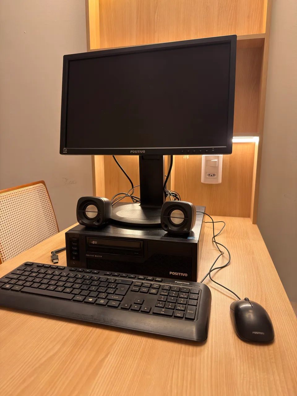 Pc positivo core i5 + ssd+ Hd + 8gb de ram + monitor 9,8